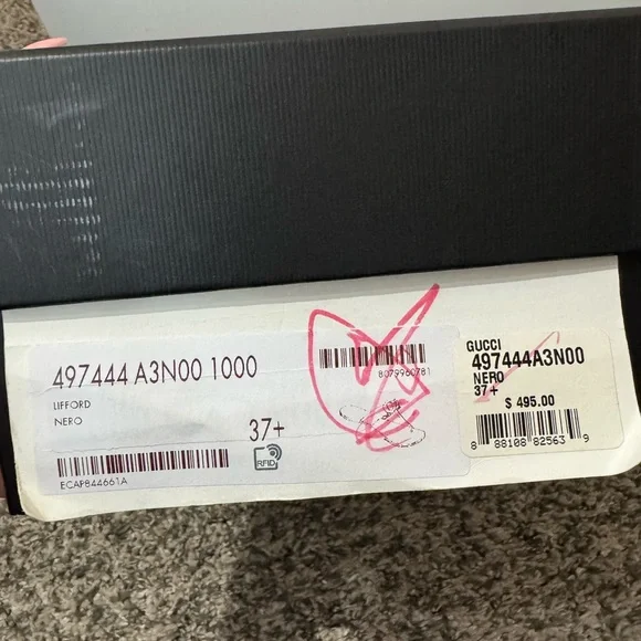 Gucci Black Sandals with Gold Logo - Picture 11 of 12